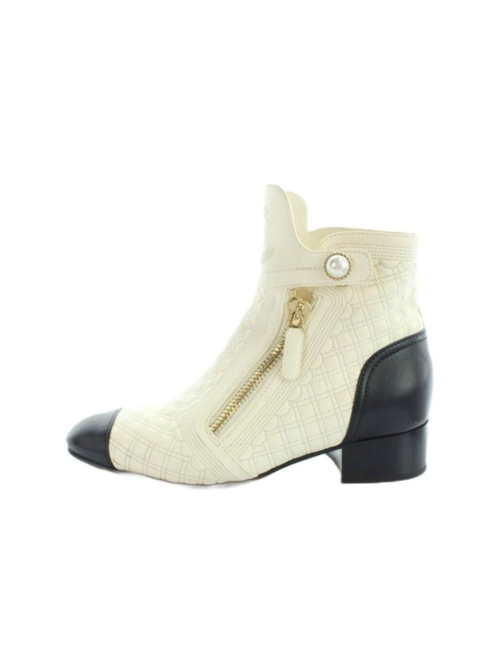 Chanel Short Boots Chunky Heels Contrast CC Logo Leather Quilted Embroidery - Picture 2 of 9